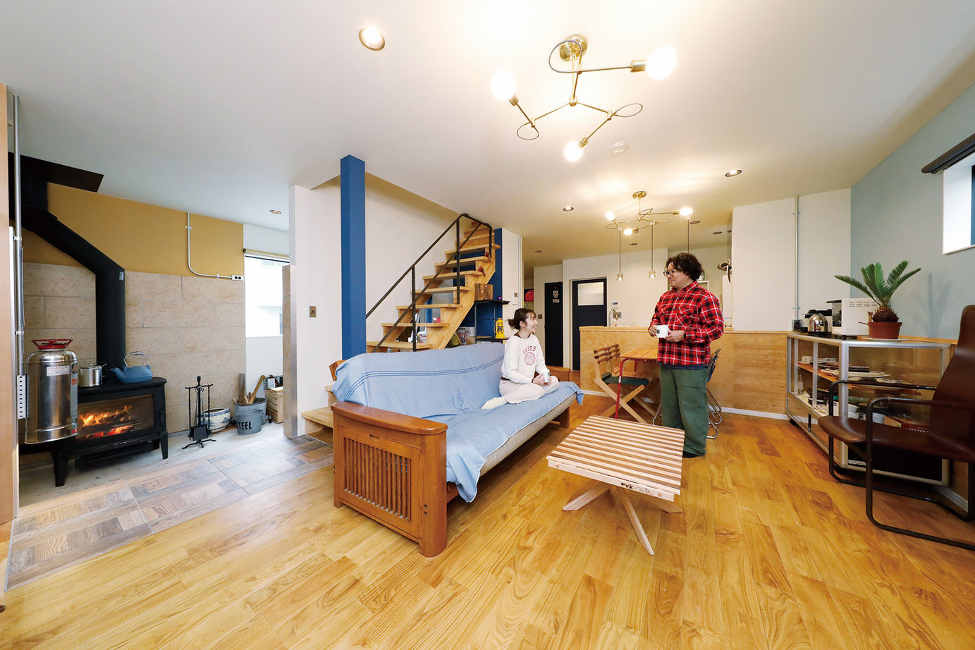 鈴木建設 【 三浦郡/36坪台/2000万円台】薪ストーブを眺めて暮らす。アウトドアスタイルを愉しむ住まいの建築実例画像2