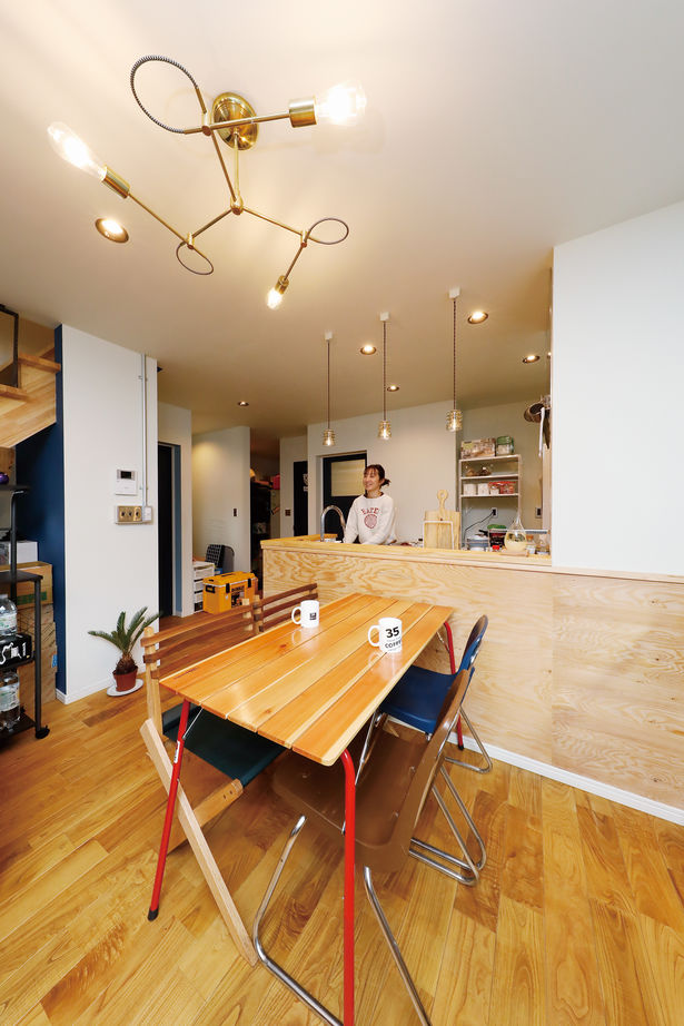 鈴木建設 【 三浦郡/36坪台/2000万円台】薪ストーブを眺めて暮らす。アウトドアスタイルを愉しむ住まいの建築実例画像6