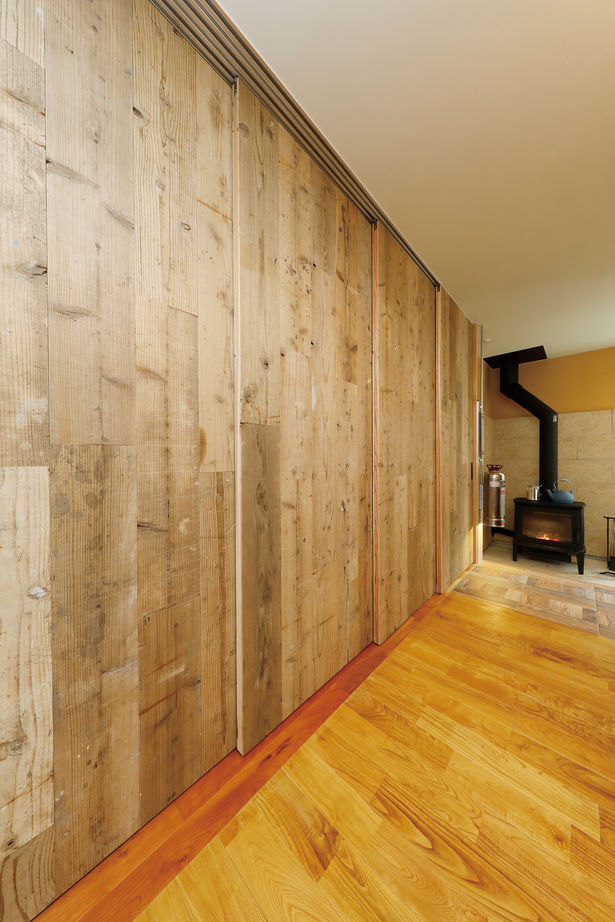 鈴木建設 【 三浦郡/36坪台/2000万円台】薪ストーブを眺めて暮らす。アウトドアスタイルを愉しむ住まいの建築実例画像7