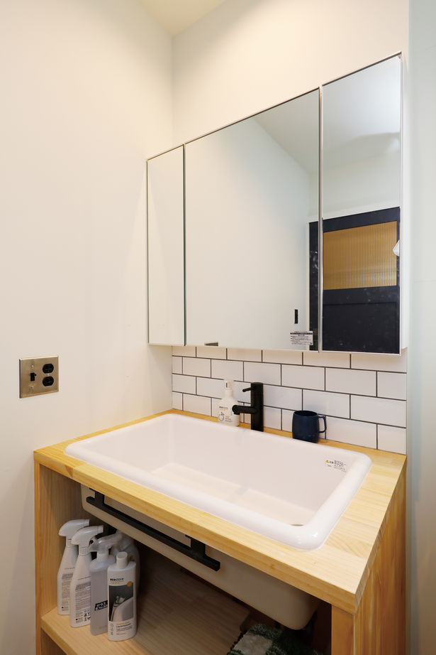 鈴木建設 【 三浦郡/36坪台/2000万円台】薪ストーブを眺めて暮らす。アウトドアスタイルを愉しむ住まいの建築実例画像9