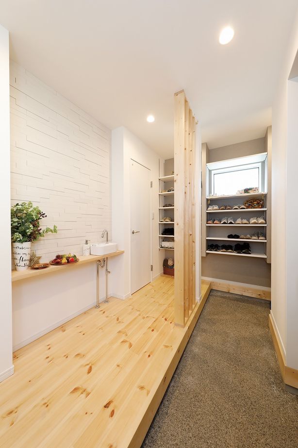 鈴木建設 【町田市/34坪台/2000万円台】無垢材や漆喰、造作家具が映える、北欧スタイルの住空間の建築実例画像7