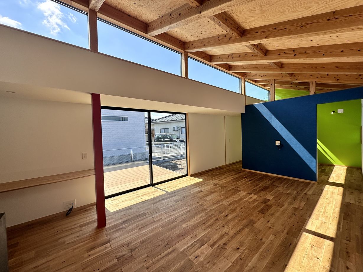 上山建設 【21.1坪/平屋/造作家具】色にこだわった個性あふれる家の建築実例画像3