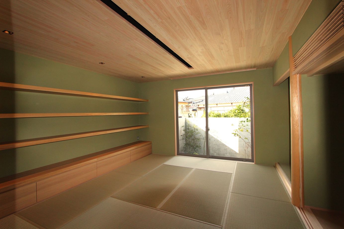 上山建設 【64.4坪/平屋/中庭】中庭のある家の建築実例画像3