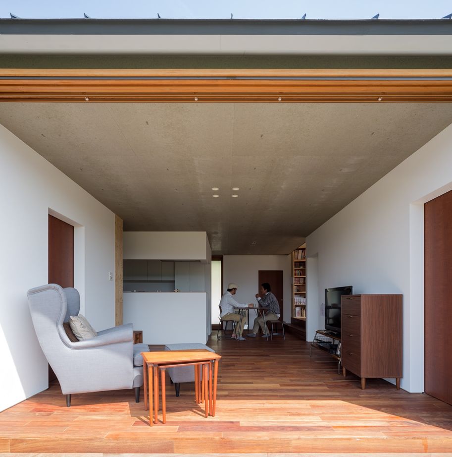 上山建設 【35.8坪/平屋/大開口】アートを楽しむ塗り壁の家の建築実例画像2