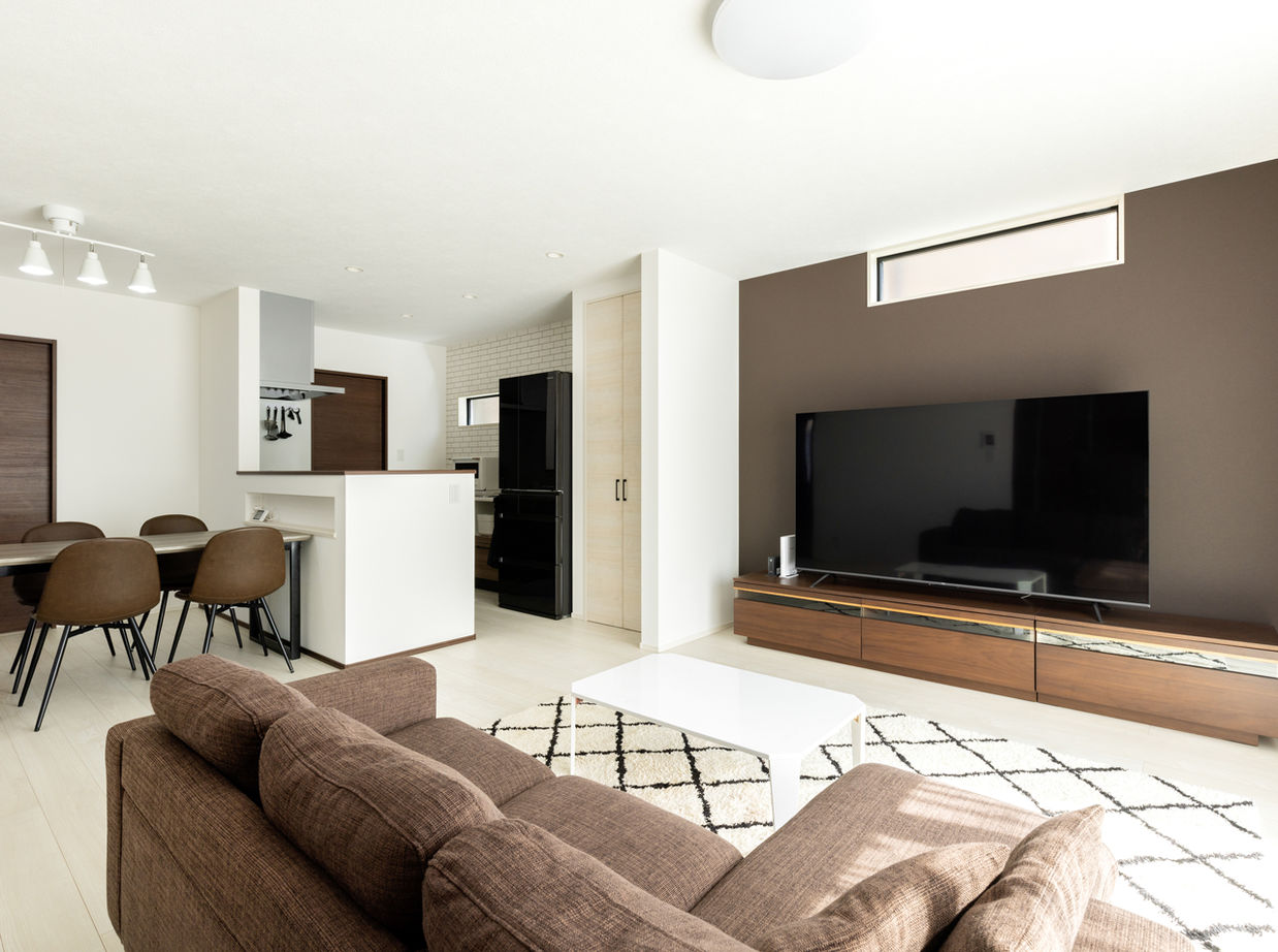 ZEH基準・炭の家 よかタウン 1000万円台【土地約36坪×4LDK×庭】広いリビングからランドリー、洗面・脱衣所へ「ぐるぐる回遊動線」の建築実例画像2