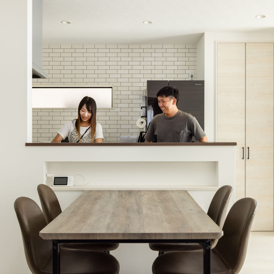 ZEH基準・炭の家 よかタウン 1000万円台【土地約36坪×4LDK×庭】広いリビングからランドリー、洗面・脱衣所へ「ぐるぐる回遊動線」の建築実例画像3