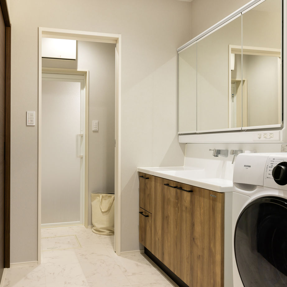 ZEH基準・炭の家 よかタウン 1000万円台【土地約36坪×4LDK×庭】広いリビングからランドリー、洗面・脱衣所へ「ぐるぐる回遊動線」の建築実例画像6