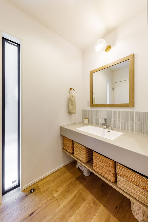 ZEH基準・炭の家 よかタウン 遊ぶ声も笑う顔も、キッチンから全部見える。見守りながら、自分の時間も大切に。の建築実例画像6