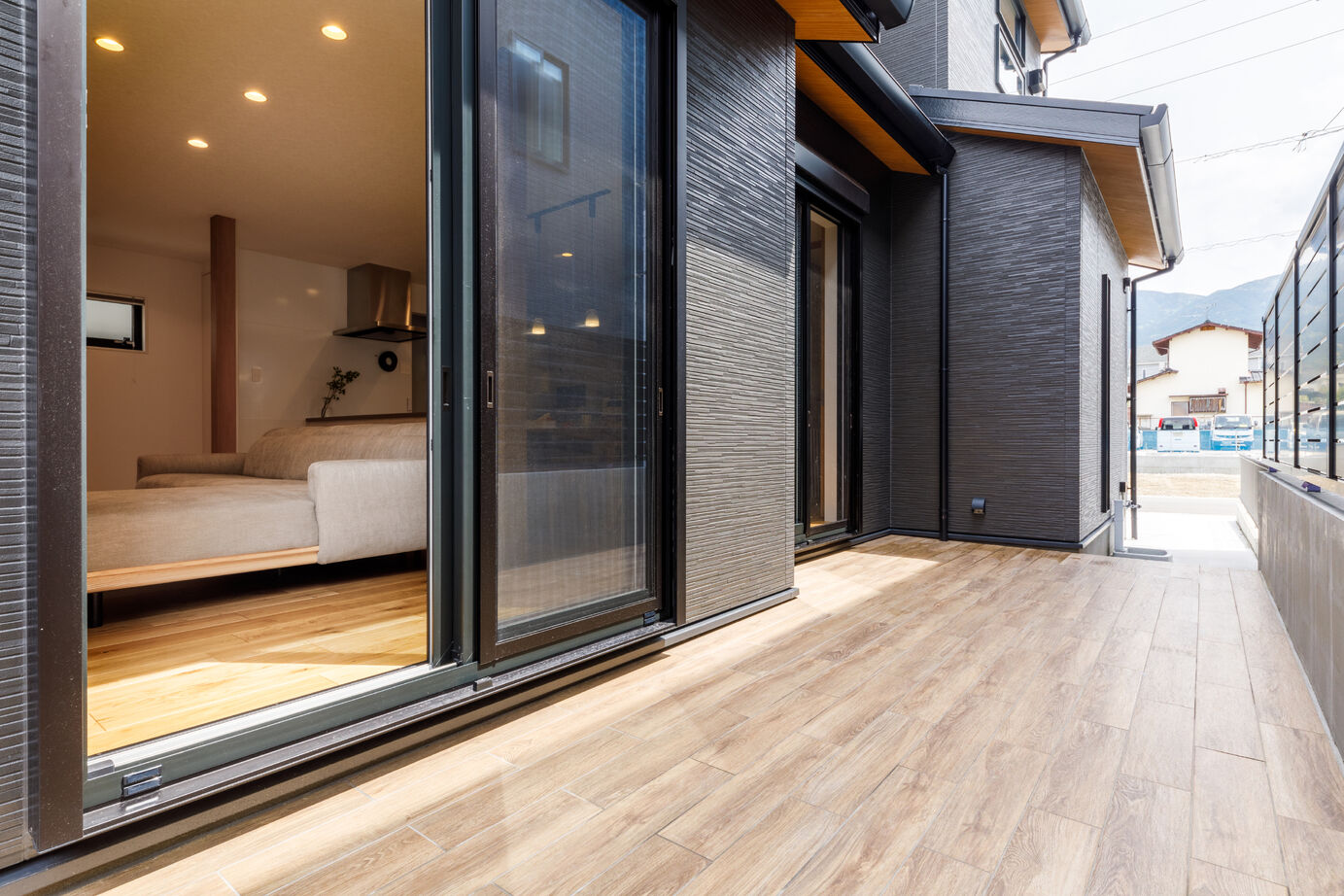 ZEH基準・炭の家 よかタウン 遊ぶ声も笑う顔も、キッチンから全部見える。見守りながら、自分の時間も大切に。の建築実例画像8