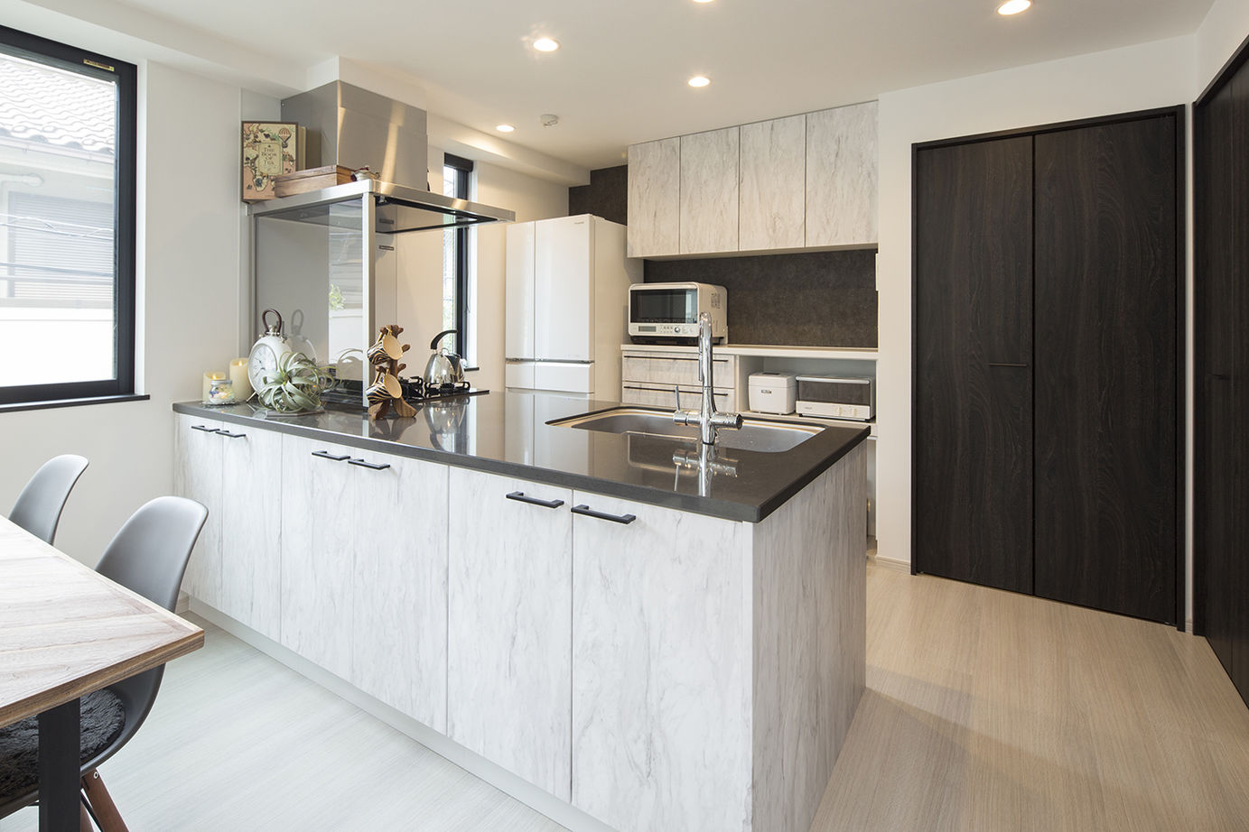 フォーライフ 【1500万円台/狭小住宅/間取り有/3階建て】13.7坪の敷地に建つ3階建てビルトインガレージの建築実例画像5