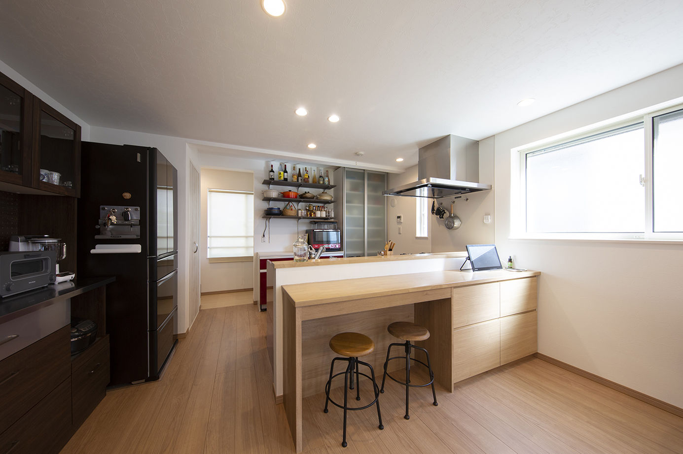 フォーライフ 【2000万円台/間取図有/吹き抜け/狭小住宅/ビルドインガレージ】約20坪を活かしきった3階建て注文住宅の建築実例画像6