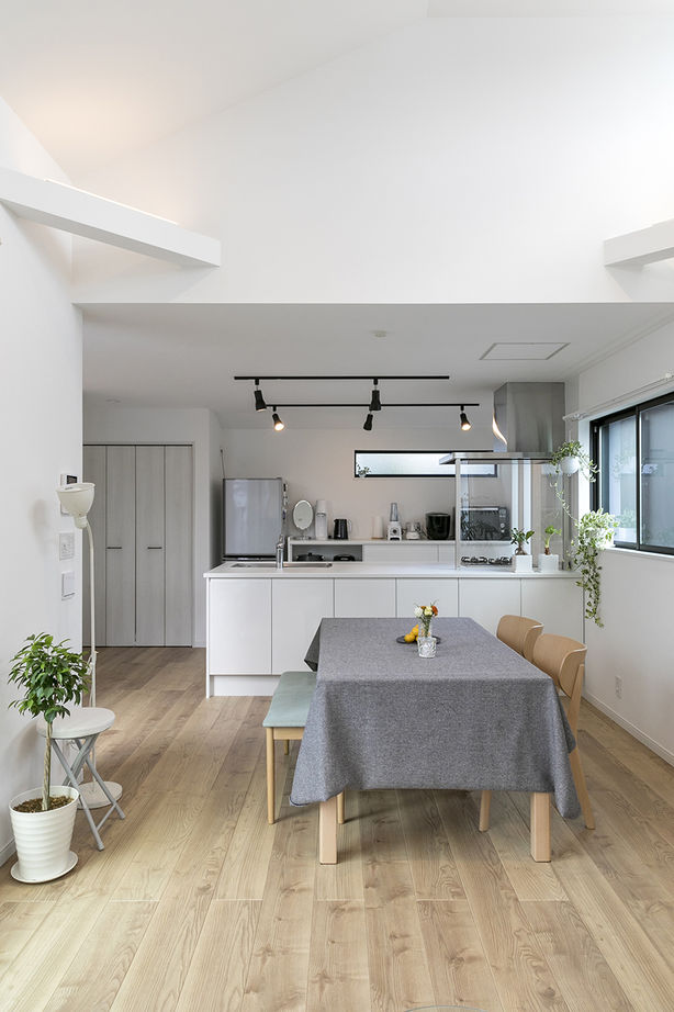 フォーライフ 【2000万円台／旗竿地／30坪以下】２階リビング＋広々バルコニーで開放的な暮らしを実現の建築実例画像5