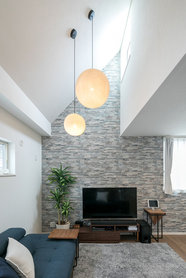 フォーライフ 【2000万円～2499万円／敷地21.6坪／間取図有】明るく開放的な２階リビングと憧れのバイクガレージを実現の建築実例画像1