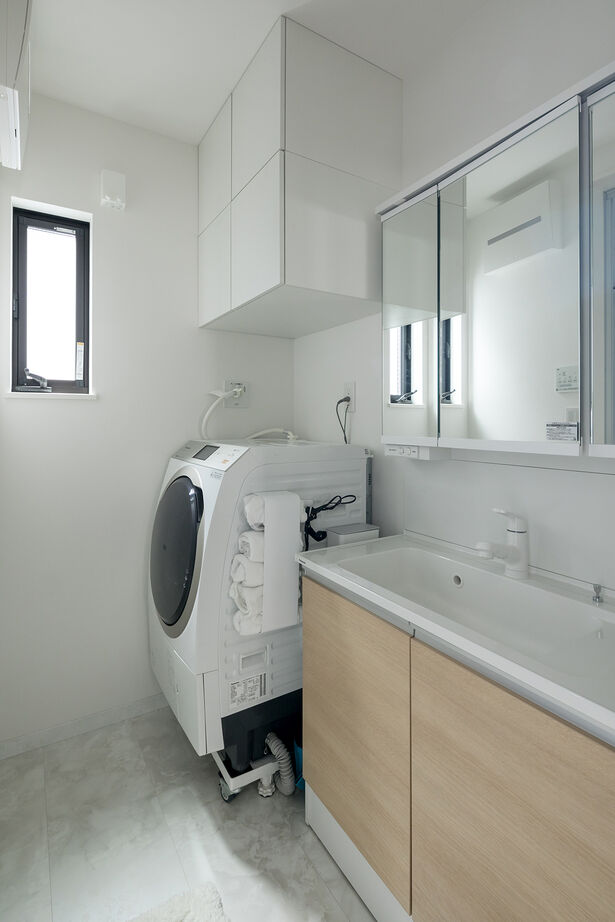 フォーライフ 【2000万円～2499万円／敷地21.6坪／間取図有】明るく開放的な２階リビングと憧れのバイクガレージを実現の建築実例画像9