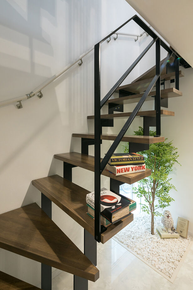 フォーライフ 【2000万円～2499万円／敷地21.6坪／間取図有】明るく開放的な２階リビングと憧れのバイクガレージを実現の建築実例画像11