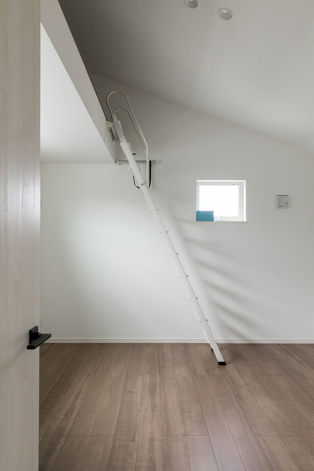 フォーライフ 【2000万円～2499万円／敷地21.6坪／間取図有】明るく開放的な２階リビングと憧れのバイクガレージを実現の建築実例画像13