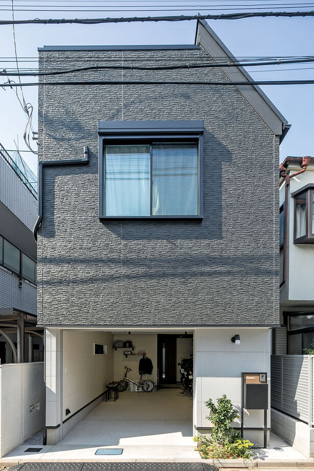 フォーライフ 【2100万円～2199万円／敷地14.3坪／2階リビング／間取図有】都内狭小地に叶えた3階建てのガレージハウスの建築実例画像