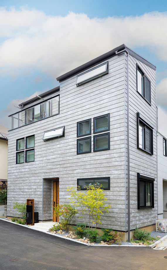 フォーライフ 【2500万円～2599万円／狭小3階建て／間取図有】陽当たりの良い角地のメリットを最大限に活かした住まいの建築実例画像