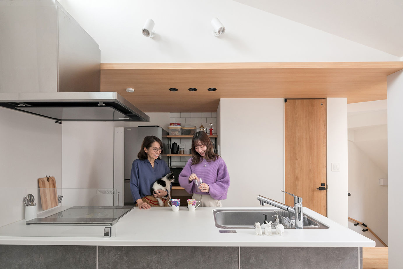 フォーライフ 【2800万円～2899万円／狭小３階建て／間取図有】光が行き渡る「コの字」プランで、明るい住空間を実現の建築実例画像5