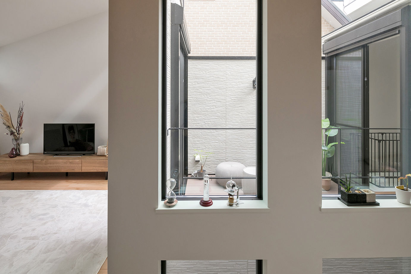 フォーライフ 【2800万円～2899万円／狭小３階建て／間取図有】光が行き渡る「コの字」プランで、明るい住空間を実現の建築実例画像7