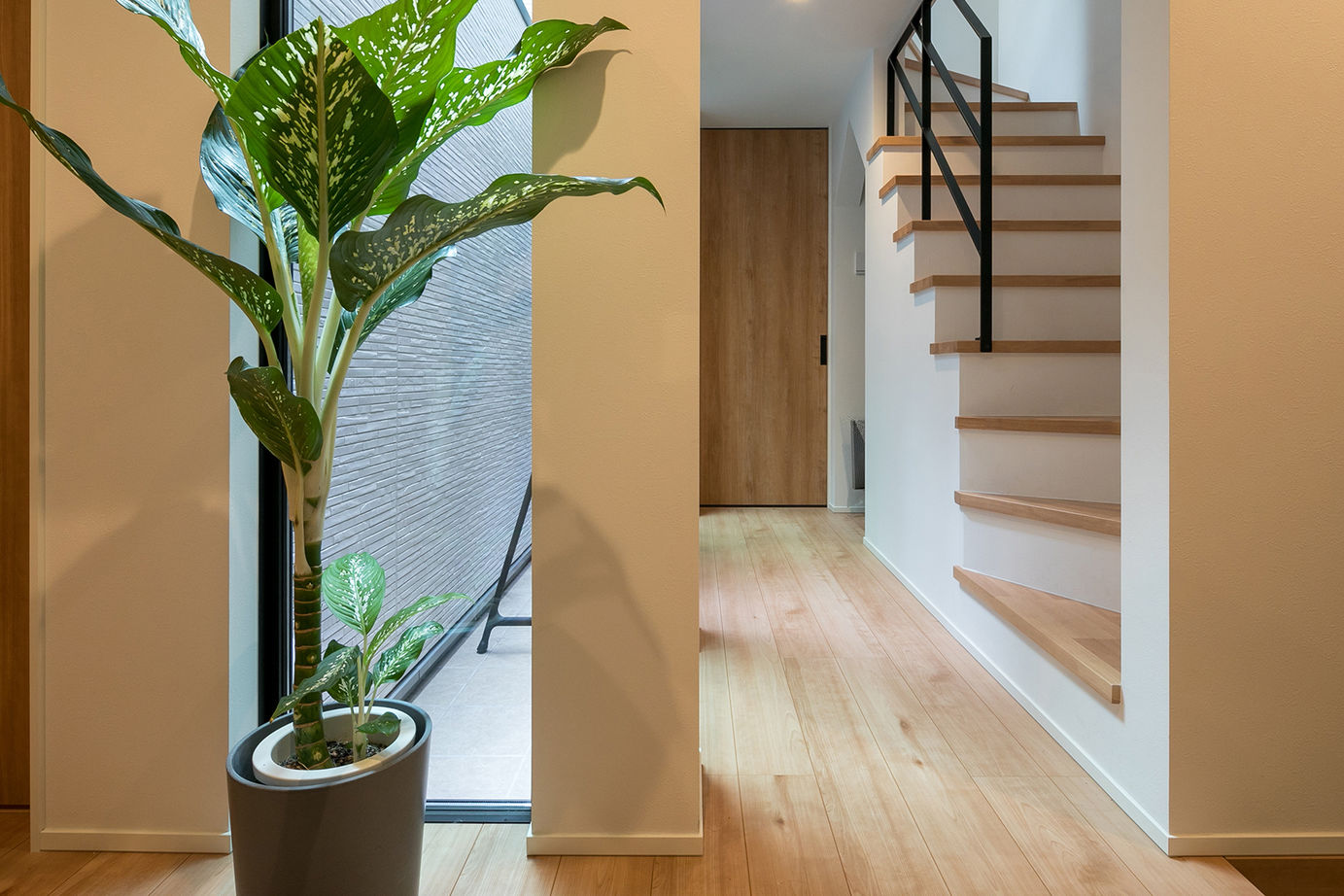 フォーライフ 【2800万円～2899万円／狭小３階建て／間取図有】光が行き渡る「コの字」プランで、明るい住空間を実現の建築実例画像10