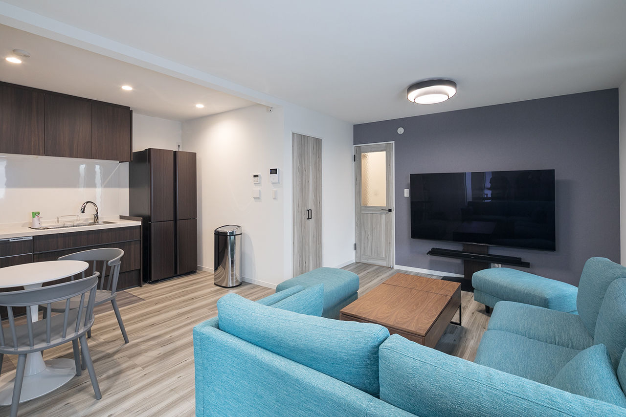 フォーライフ 【3400万円～3499万円／建て替え／屋上／間取図有】住み心地とデザイン性を両立した都市型二世帯住宅の建築実例画像4