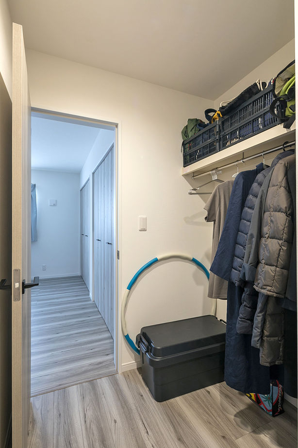 フォーライフ 【3400万円～3499万円／建て替え／屋上／間取図有】住み心地とデザイン性を両立した都市型二世帯住宅の建築実例画像9