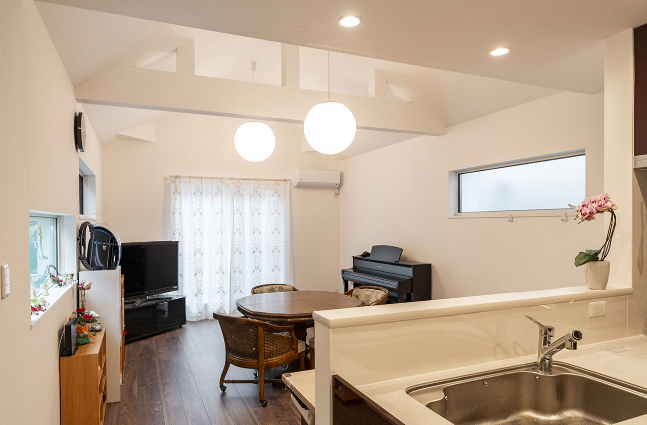 フォーライフ 【2700万円～2799万円／敷地22.4坪／間取図有】縦の空間を活かして明るく開放的に。間口４m以下の狭小住宅の建築実例画像3