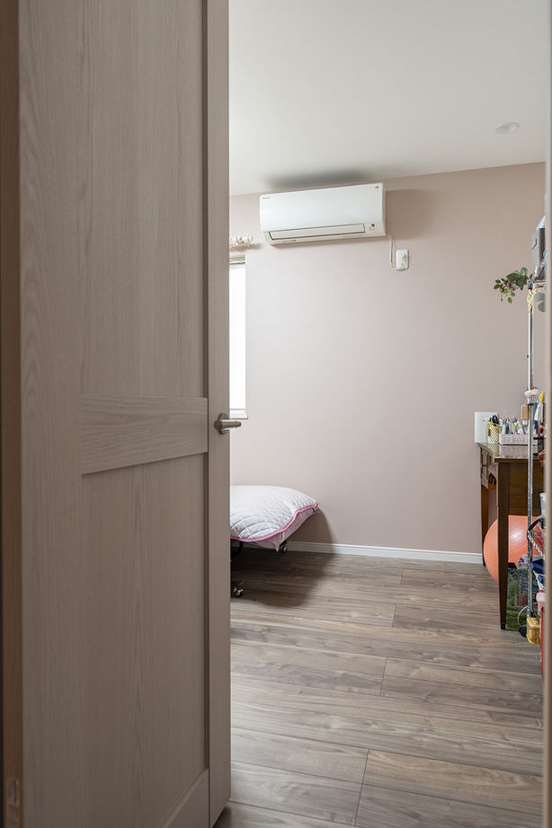 フォーライフ 【2700万円～2799万円／敷地22.4坪／間取図有】縦の空間を活かして明るく開放的に。間口４m以下の狭小住宅の建築実例画像6