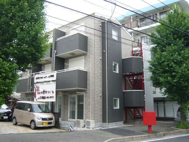 ソーラースマートグリッドホーム　三陽工務店 【賃貸併用住宅/3300万円/3階建て/9部屋/防火/間取り図有】オーナー自ら計画！木造防火のデザイナーズ賃貸の建築実例画像2