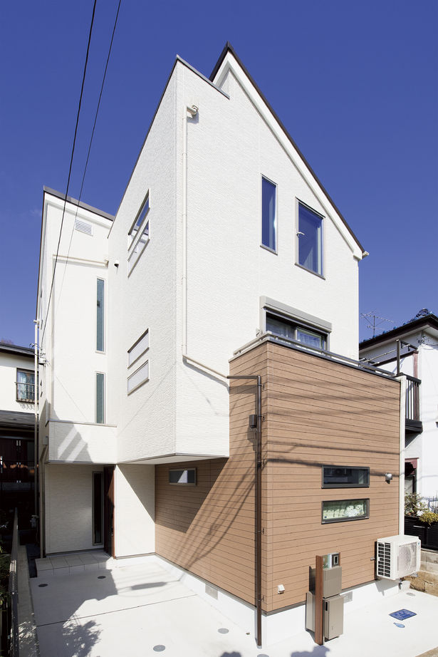 ソーラースマートグリッドホーム　三陽工務店 【1493万円/18坪/狭小/3階建て/変形地/カビ抑制工法】敷地の狭さを感じさせない広いリビングを実現した家の建築実例画像8