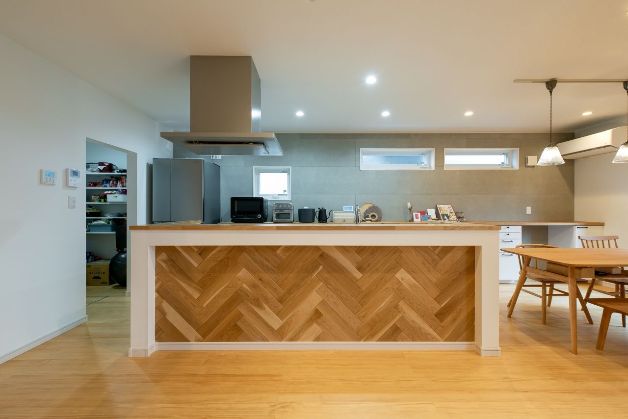 ソーラースマートグリッドホーム　三陽工務店 【2000万円台/趣味室/家事室/カビ抑制工法/間取り図有】エアコン一台でも冬は暖かく快適な暮らしを実現の建築実例画像3