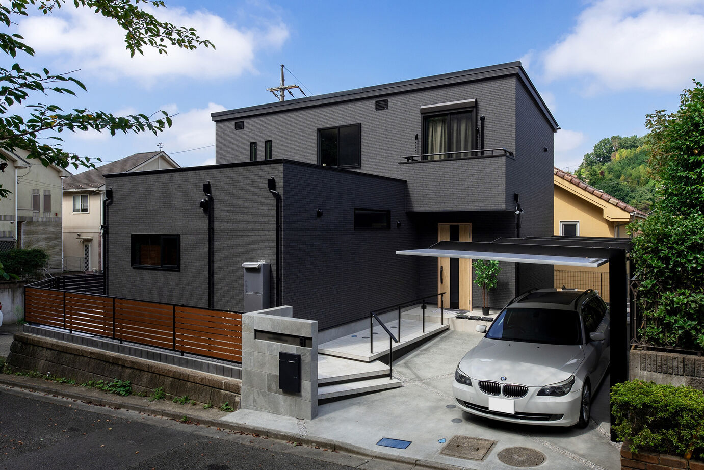 ソーラースマートグリッドホーム　三陽工務店の建築実例画像