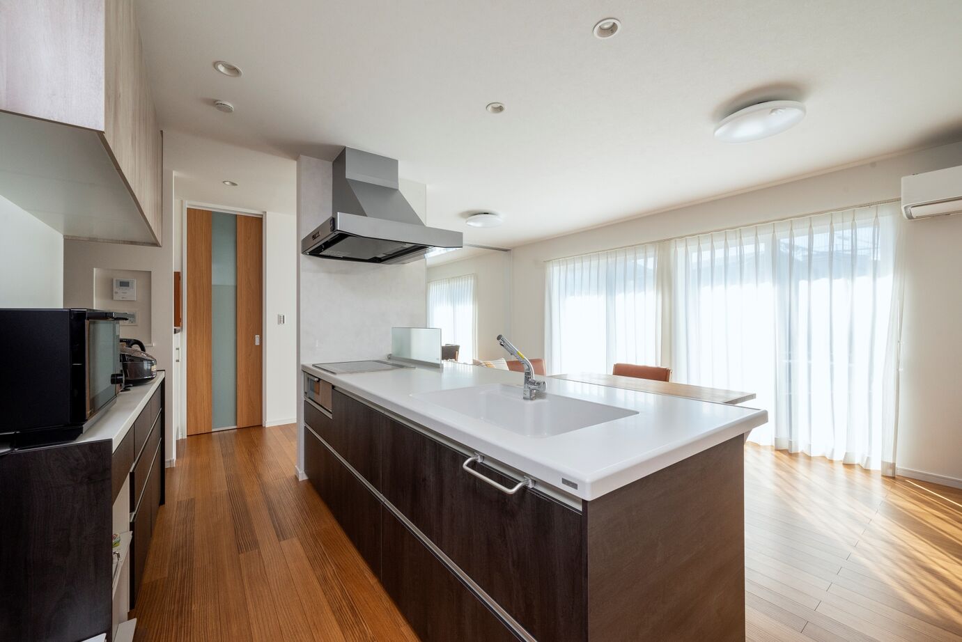 ソーラースマートグリッドホーム　三陽工務店 【HEAT20/二世帯/家事ラク/間取り図有】性能とコスパの高さが決め手。「明るく暖かい」二世帯住宅の建築実例画像9