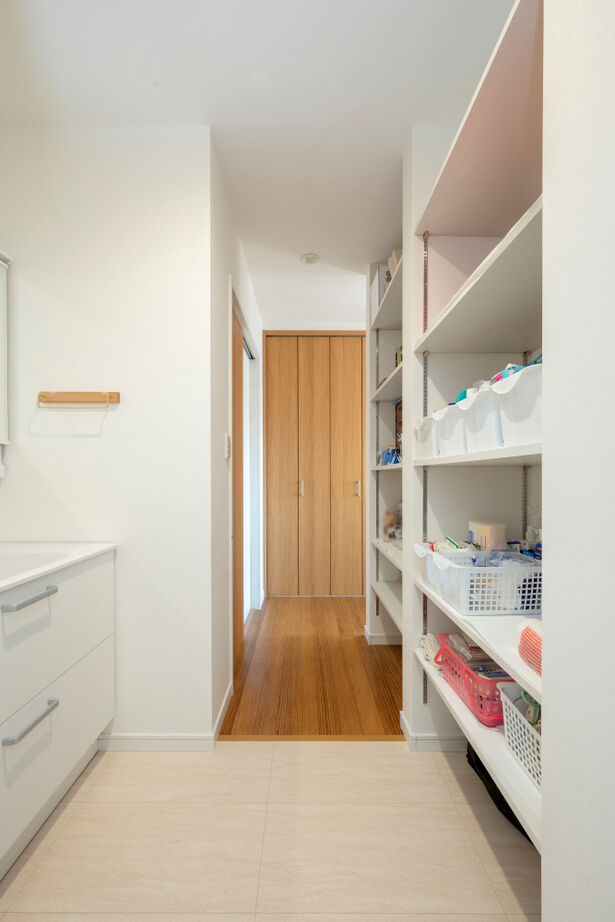 ソーラースマートグリッドホーム　三陽工務店 【HEAT20/二世帯/家事ラク/間取り図有】性能とコスパの高さが決め手。「明るく暖かい」二世帯住宅の建築実例画像11