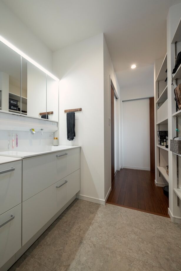 ソーラースマートグリッドホーム　三陽工務店 【HEAT20/二世帯/家事ラク/間取り図有】性能とコスパの高さが決め手。「明るく暖かい」二世帯住宅の建築実例画像15