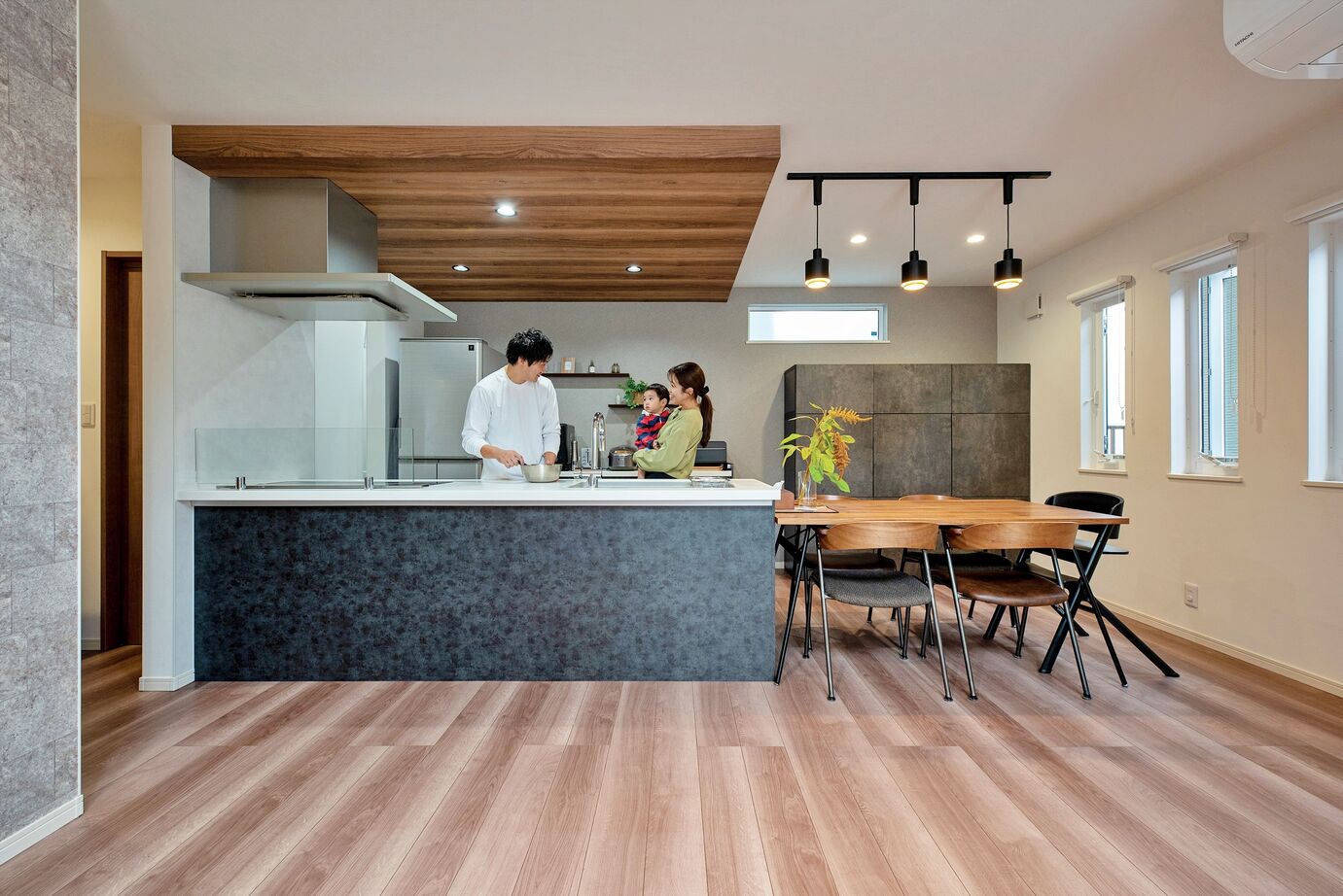 ソーラースマートグリッドホーム　三陽工務店の建築実例画像