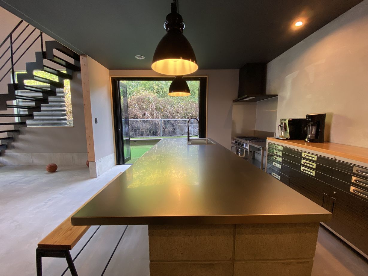 感動 【鹿児島市/２階建て/3LDK/間取り図あり】１階全部土間！！大空間吹き抜けのある家の建築実例画像5