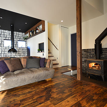 HOLIDAYS（ホリデイズ） 土地も、薪ストーブも、囲炉裏も、店舗併用の夢も、全て実現！「家を使いこなす楽しさを満喫しています」の建築実例画像3