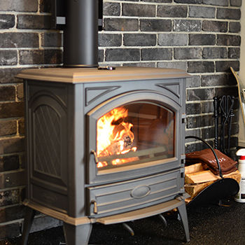 HOLIDAYS（ホリデイズ） 土地も、薪ストーブも、囲炉裏も、店舗併用の夢も、全て実現！「家を使いこなす楽しさを満喫しています」の建築実例画像8