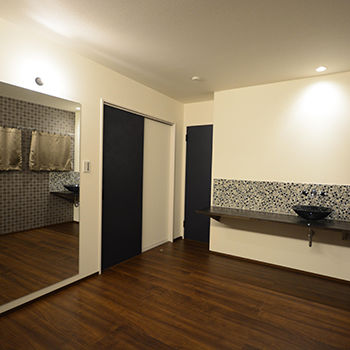 HOLIDAYS（ホリデイズ） 土地も、薪ストーブも、囲炉裏も、店舗併用の夢も、全て実現！「家を使いこなす楽しさを満喫しています」の建築実例画像10