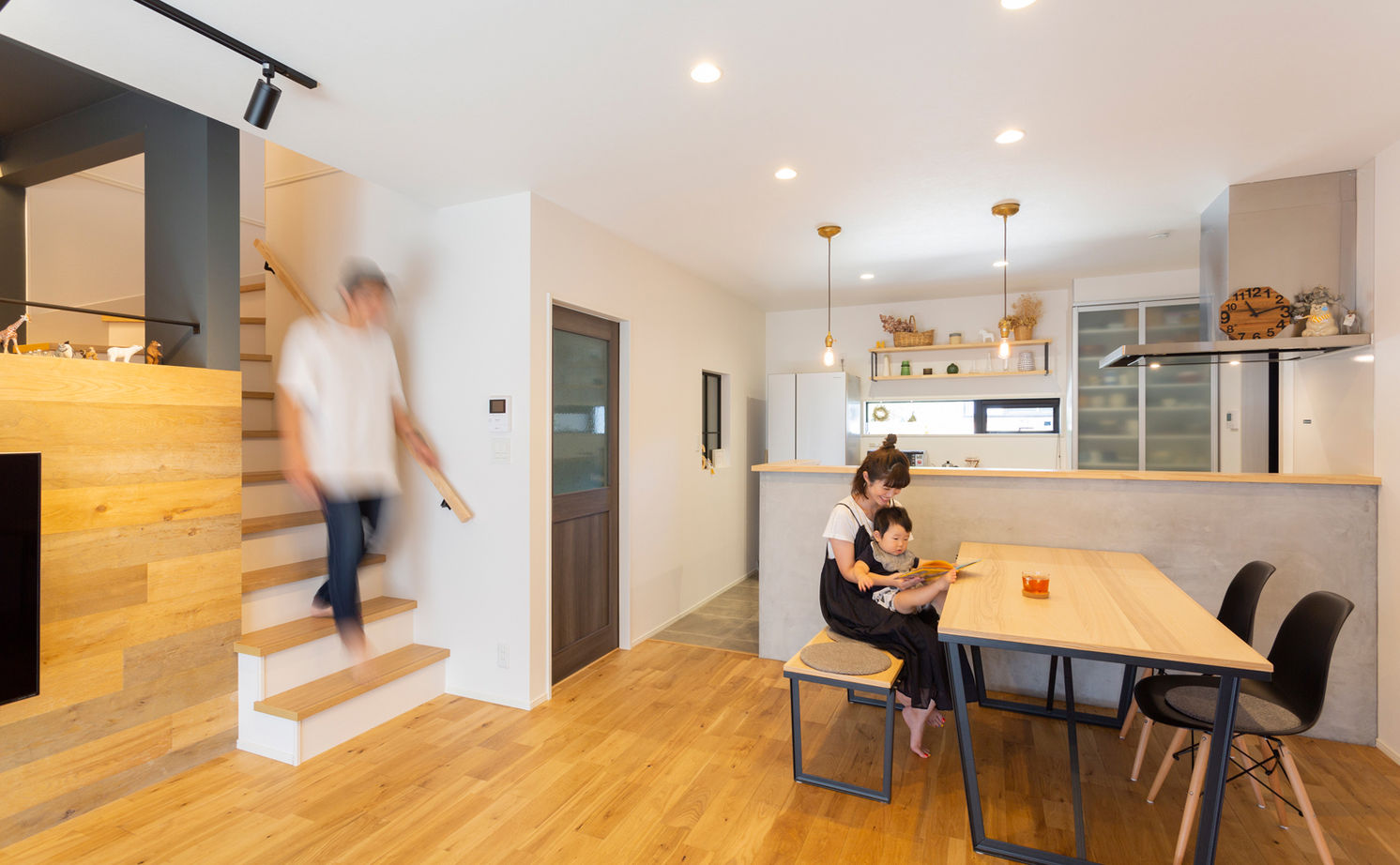 HOLIDAYS（ホリデイズ） 【愛知/1500万円台/3LDK/30坪/間取り図】屋上は花火大会の特等席。スキップフロアのあるラスティックな家の建築実例画像3