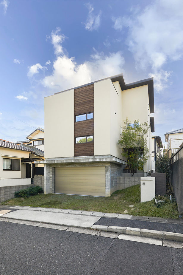 HOLIDAYS（ホリデイズ） 【ビルトインガレージ/間取り図】2階の床下に多目的スペースまである施主の理想を超えたガレージハウスの建築実例画像2