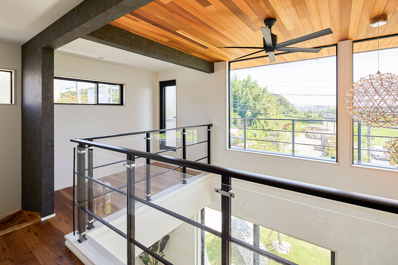 HOLIDAYS（ホリデイズ） 【吹き抜け×ダウンフロアリビング/間取り図】「土地＋建物」で叶えた陽光が調和するリゾートテイストの家の建築実例画像9