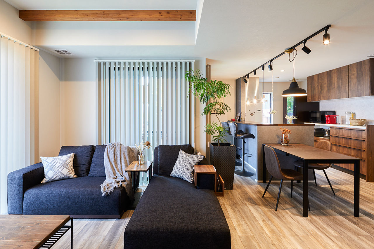 HOLIDAYS（ホリデイズ） 【2000万円/30坪台/全館空調/間取り図】年中快適な住宅性能と楽器演奏や映画鑑賞を愉しむ大人かっこいい家の建築実例画像1