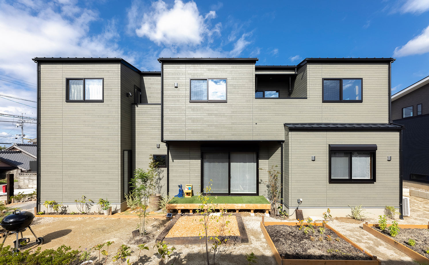 HOLIDAYS（ホリデイズ） 【愛知/1000万円台/3LDK/間取り図】「土地＋自由設計」で実現した、太陽の光と庭の緑に囲まれて暮らす家の建築実例画像3