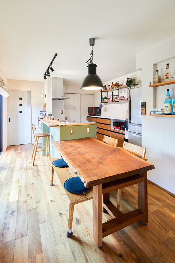 HOLIDAYS（ホリデイズ） 【愛知/1000万円台/3LDK/間取り図】「土地＋自由設計」で実現した、太陽の光と庭の緑に囲まれて暮らす家の建築実例画像10