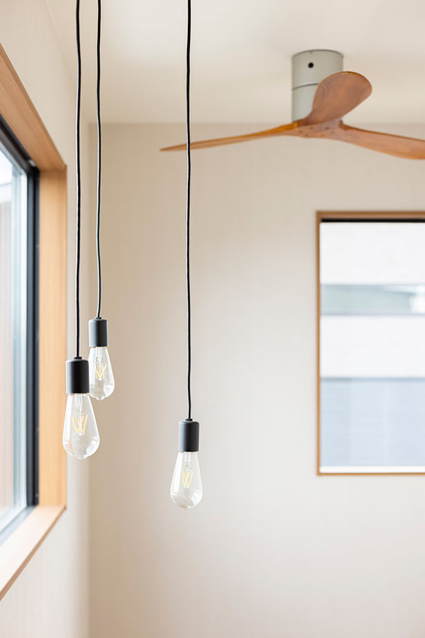 HOLIDAYS（ホリデイズ） 【愛知/1000万円台/3LDK/間取り図】「土地＋自由設計」で実現した、太陽の光と庭の緑に囲まれて暮らす家の建築実例画像15