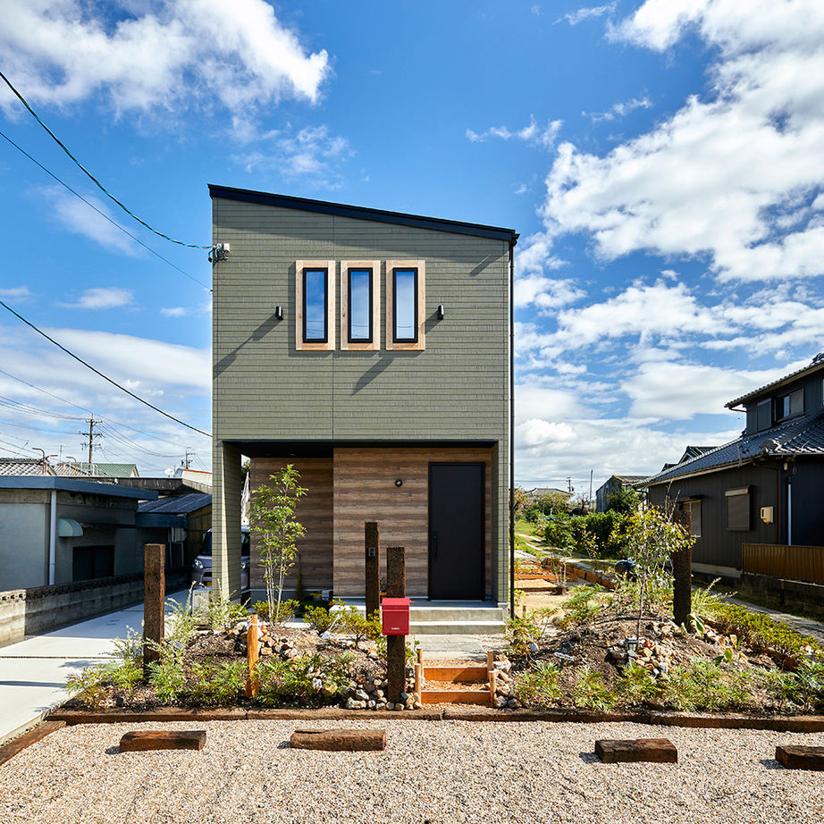 HOLIDAYS（ホリデイズ） 【愛知/1000万円台/3LDK/間取り図】「土地＋自由設計」で実現した、太陽の光と庭の緑に囲まれて暮らす家の建築実例画像20