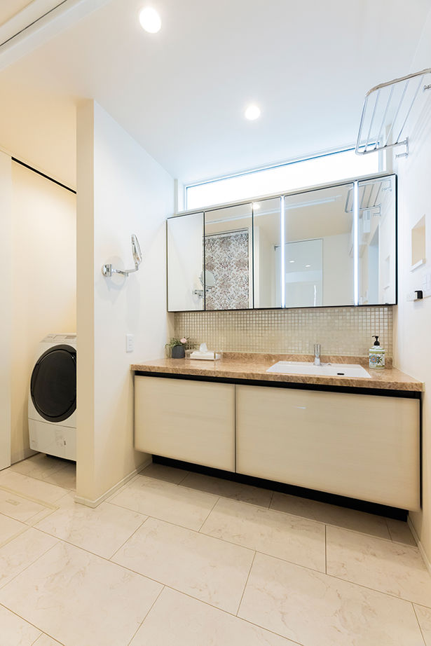 HOLIDAYS（ホリデイズ） 【愛知/ビルトインガレージ・2台可/間取り図】まるで３階建て！蔵収納の要望から発展させた中二階のある家の建築実例画像19